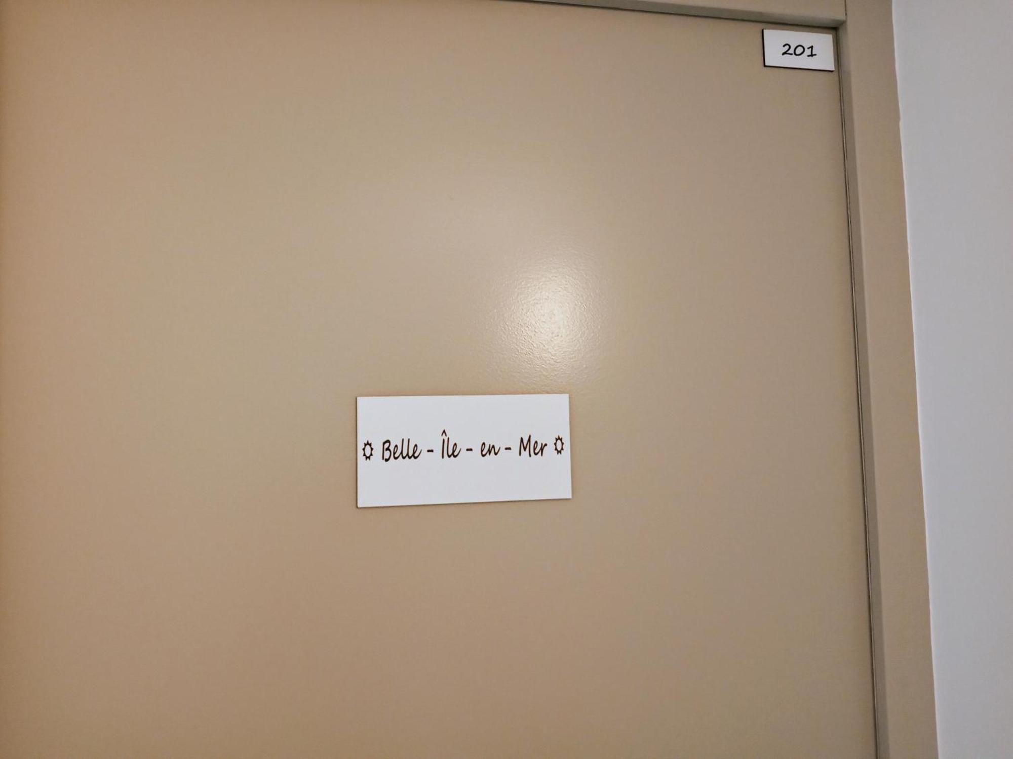 Les Studios De La Gare Linge Cafe The Inclus Wifi 반느 외부 사진