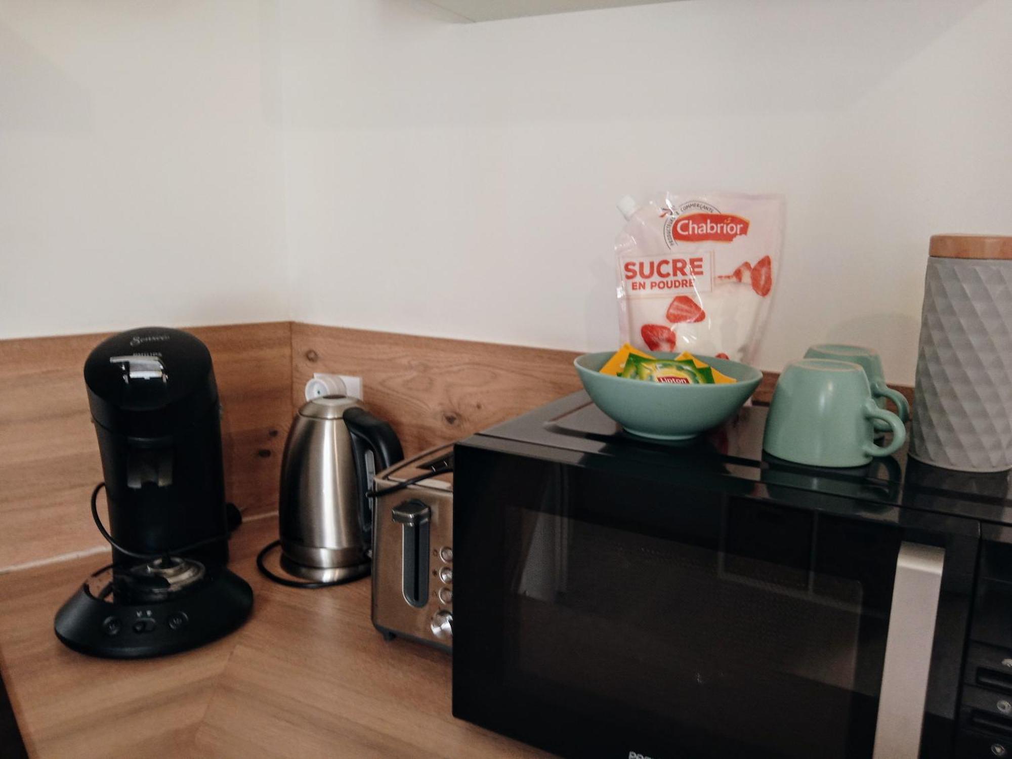Les Studios De La Gare Linge Cafe The Inclus Wifi 반느 외부 사진