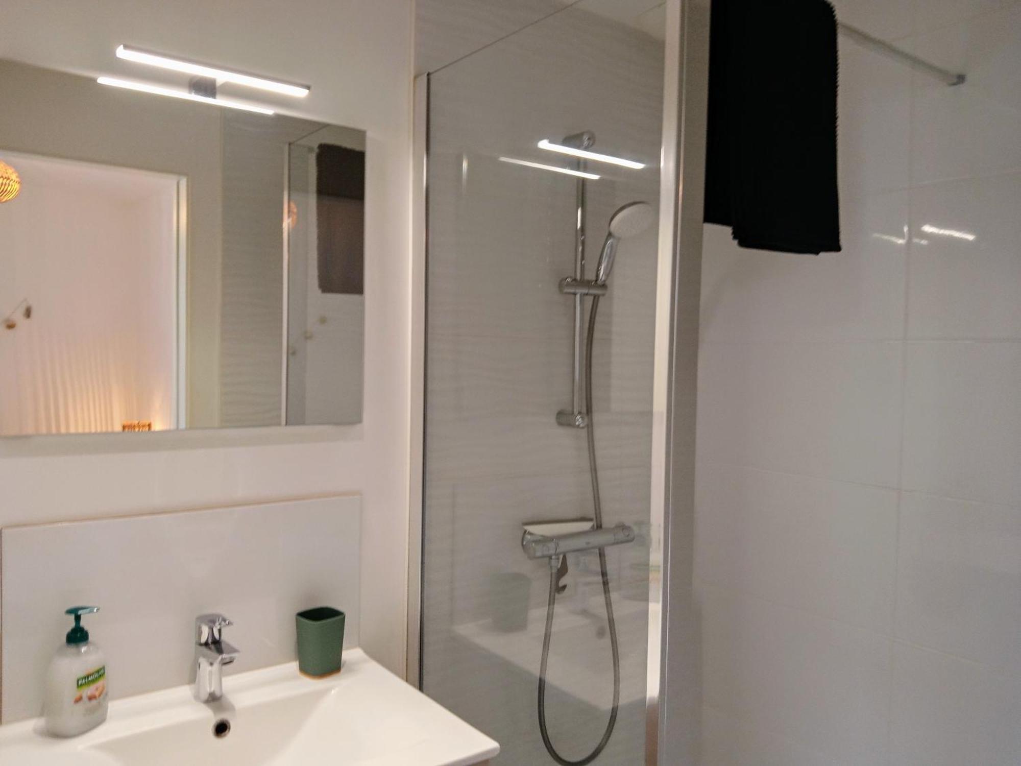 Les Studios De La Gare Linge Cafe The Inclus Wifi 반느 외부 사진
